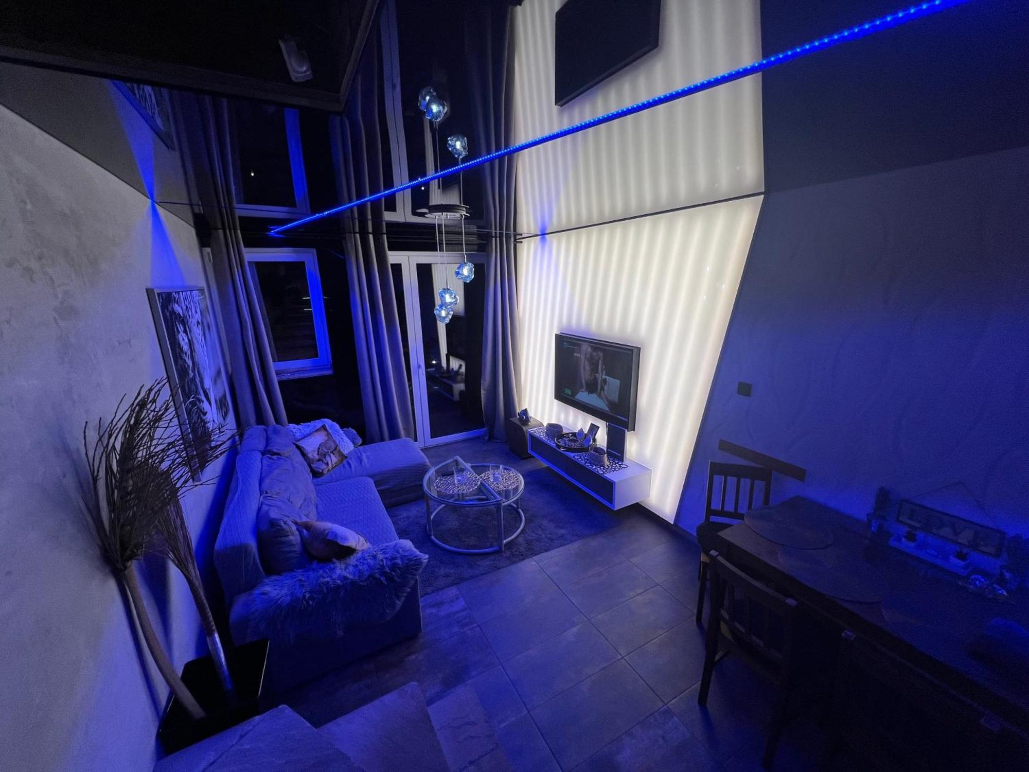 Egzotyczny Diamonds I Zanzi W Krainie Alicji Homestay Elk