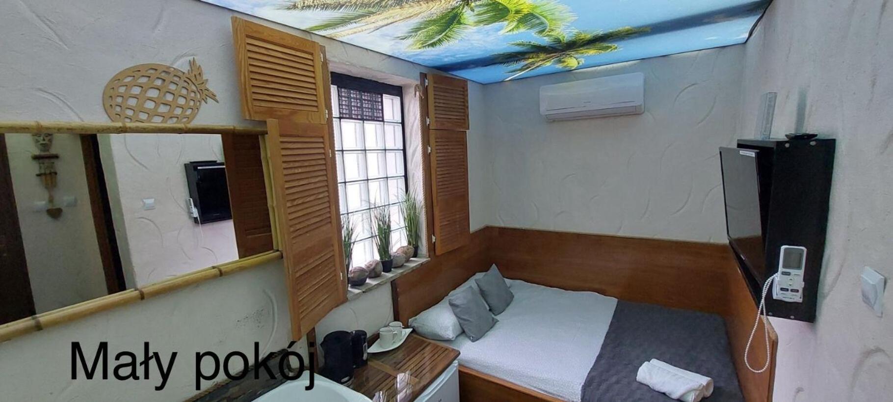 Homestay Egzotyczny Diamonds I Zanzi W Krainie Alicji *